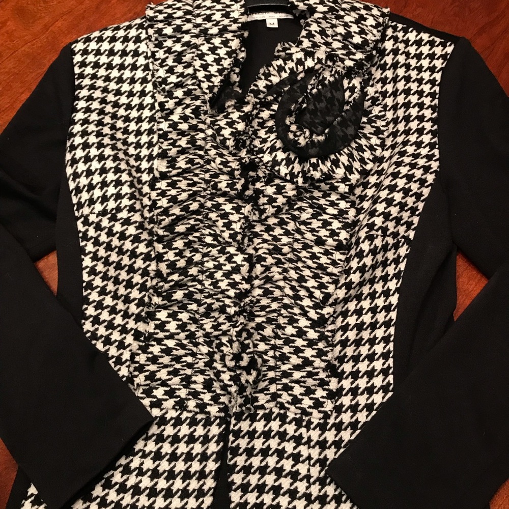 Jacket - Ruffle front  Size Small